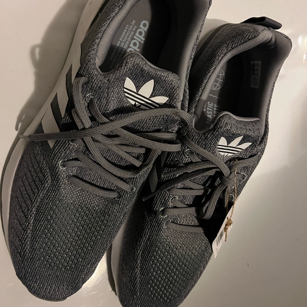 Adidas SWIFT RUN 22